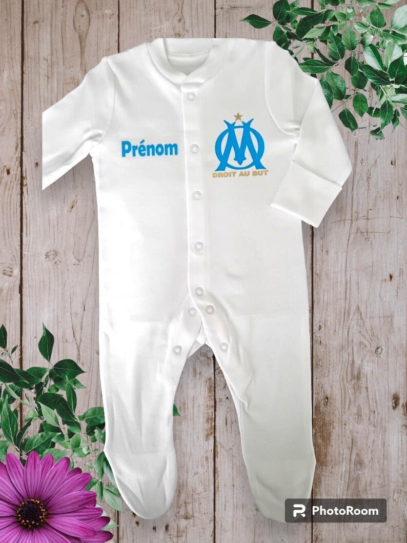 Pyjama bébé unisexe personnalisé OM avec le Prénom de votre choix Couleur du Logo bleu ciel ou Rose claire au choix image 1
