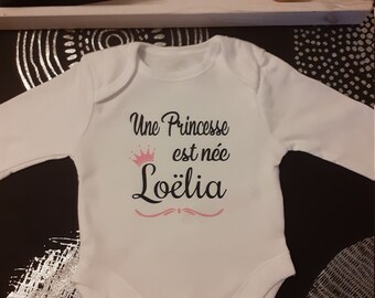 Bodie Personalized baby bodysuit "A princess or a prince is born" with first name