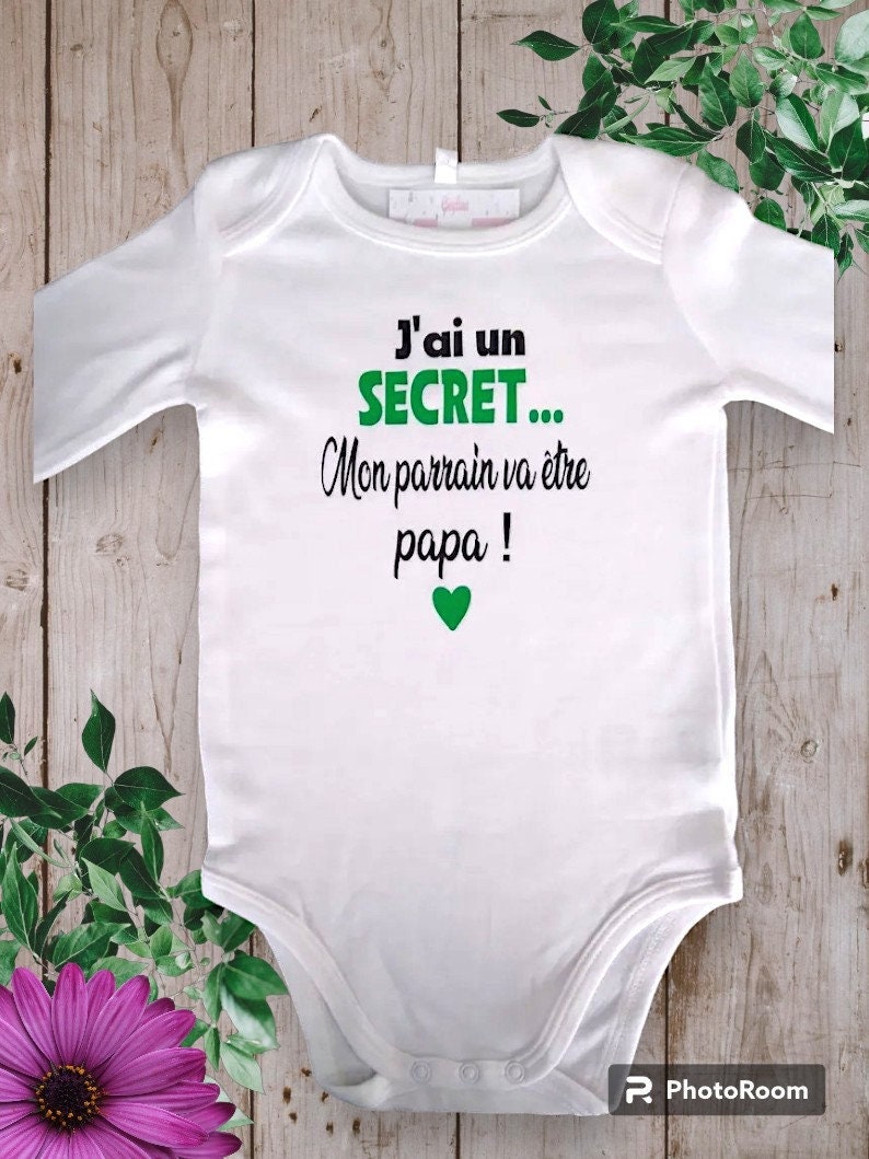 Bodies Body ou t-shirt bébé unisexe pour Annoncer une grossesse J'ai un SECRET ma marraine va être Maman ou autre mot de votre choix Vert Foncé