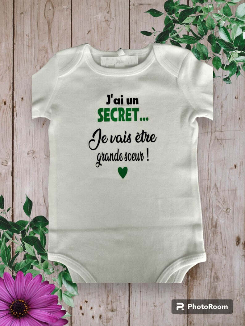 Bodies Body ou t-shirt bébé unisexe idéal pour Annoncer une grossesse J'ai un SECRET je vais être grande sœur ou grand frère, cousine ... Vert foncé