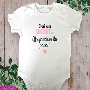 Bodies Body ou t-shirt bébé unisexe pour Annoncer une grossesse J'ai un SECRET ma marraine va être Maman ou autre mot de votre choix image 7