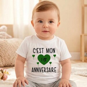 Personalized first birthday bodysuit or T-shirt – Baby's name – Outfit for a 1-year-old girl or boy – Baby birthday gift – Choice of colors Vert foncé