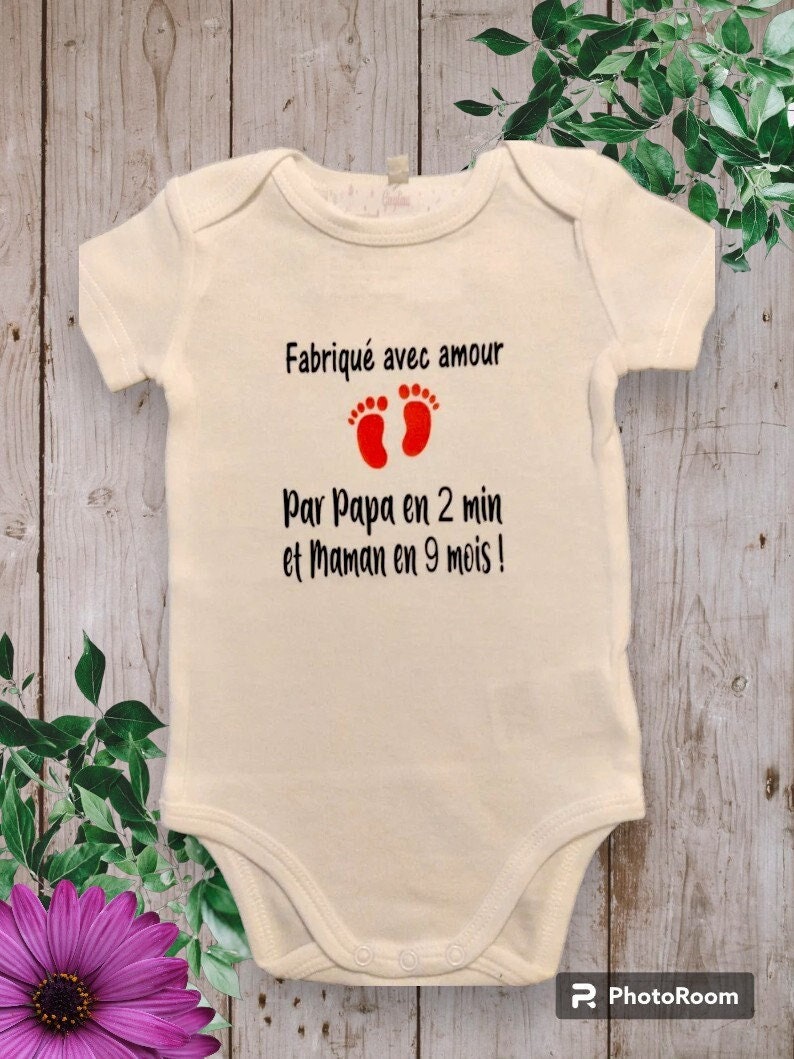 Bodie Body neonato personalizzato Fatto con amore da papà in 2 minuti e mamma in 9 mesi Rouge