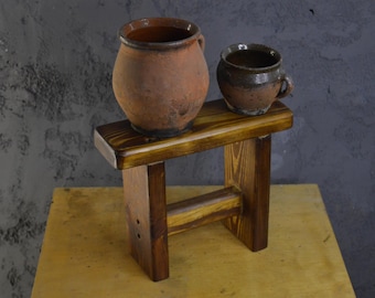 Petit tabouret vintage en bois – Support pour plantes rustique fait main – Mini banc marron 9,4" x 3,9" x 11,6"