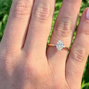 Oval geschliffener Diamantring, 1 Karat Diamant