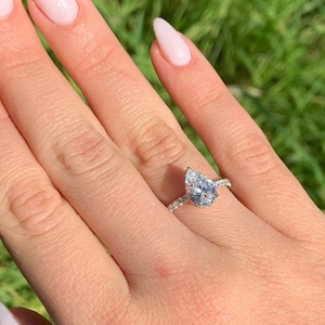 Pear shape cut diamond ring,  2.00 carat engagement ring