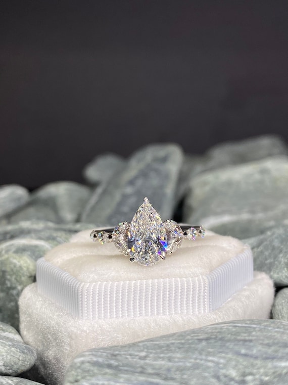Certified 3.50Ct Yellow Pear Shape Diamond Lavish Wedding Ring In 14K White Gold 