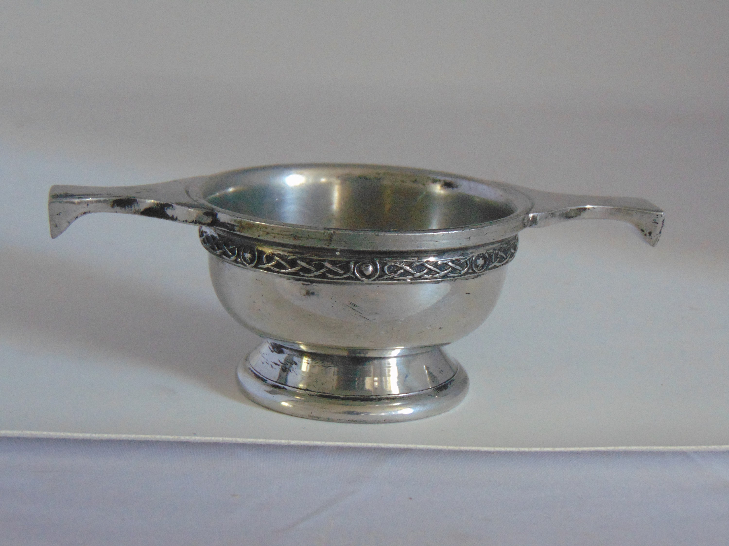 Coupe Écossaise à Deux Manches de Style Liberty/Tudric Symbolisant La Coupe L'amitié Étain Culfonia 