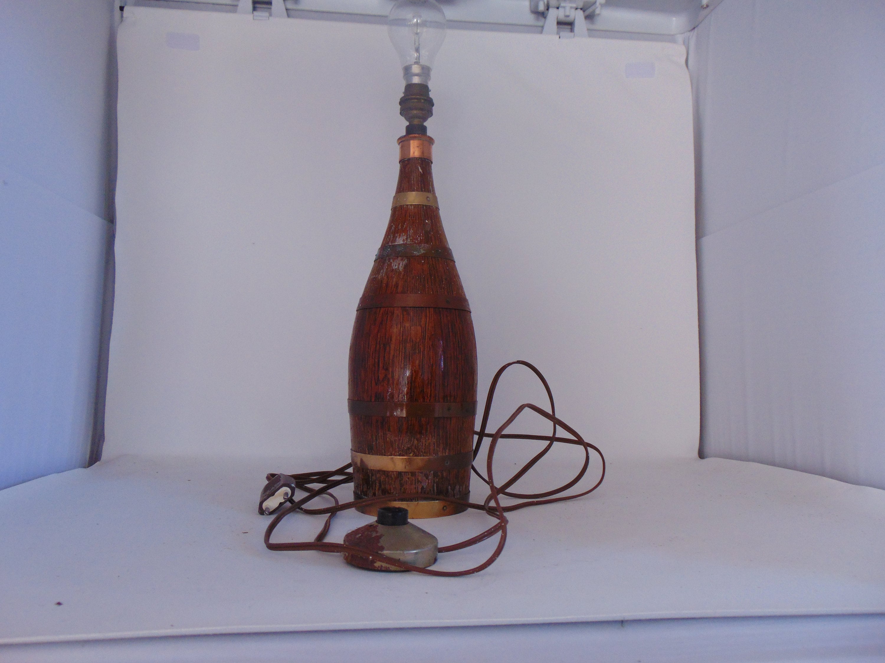 Chêne Vintage, Bouteille à Bandes de Cuivre Geraud Lafitte 1933 Meilleur Ouvrier France Lampe Foncti