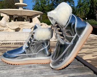 Inoli Brand Metallic Silver Tie Up Cold Weather Womens Winter Ankle Boots