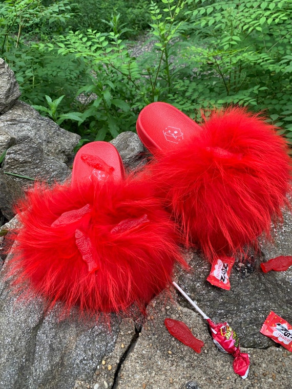 Red slides fur sale