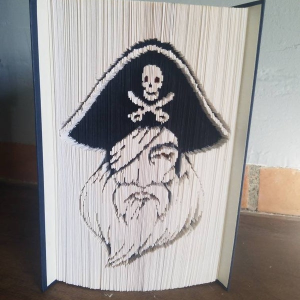 Pirate livre plié