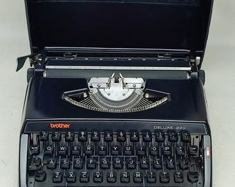Typewriter Brother Deluxe 220 タイプライター Brother Deluxe 220 Typewriter (1986) – QWERTY – Made in