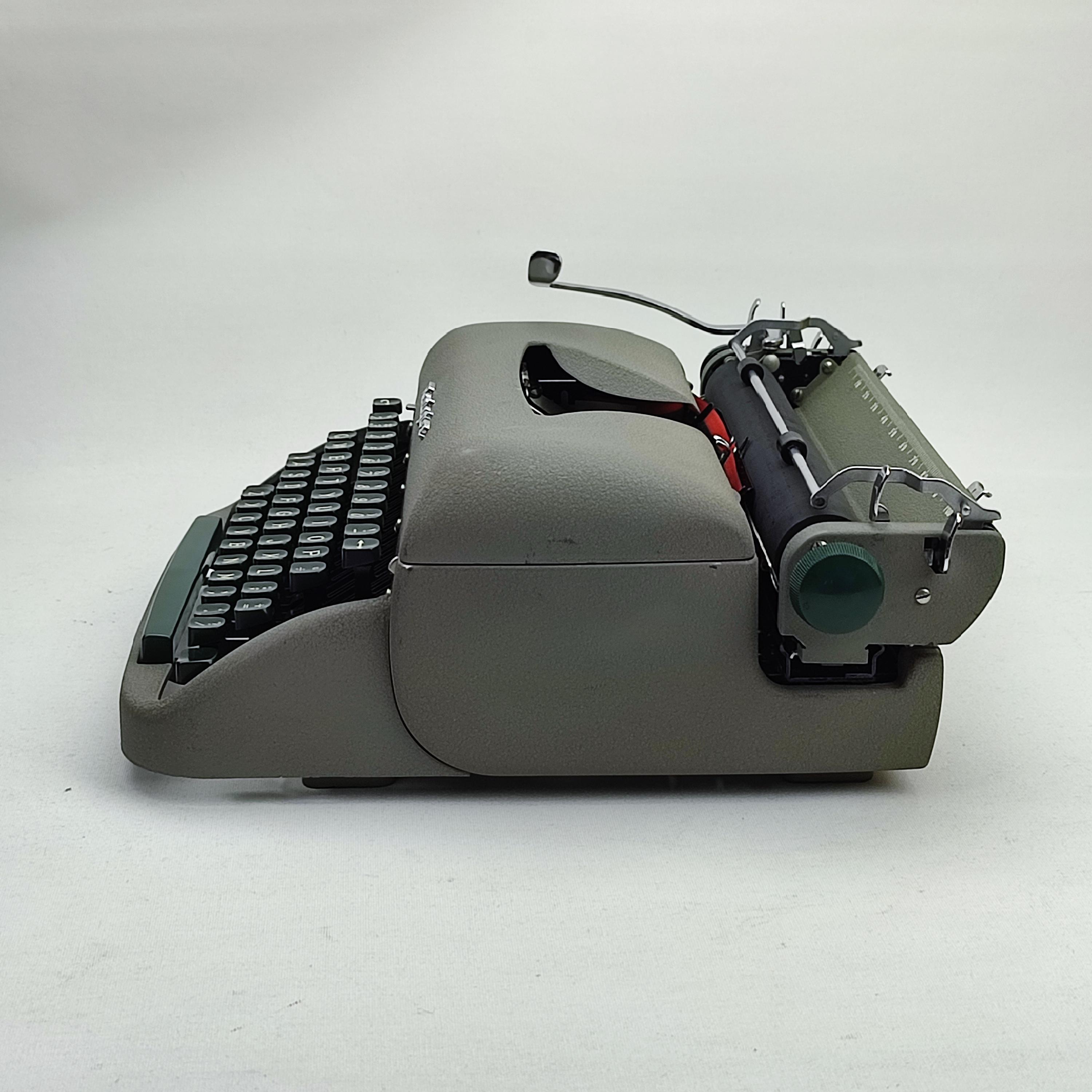 ブラックフライデー割引！レミントン トラベルライター QWERTY