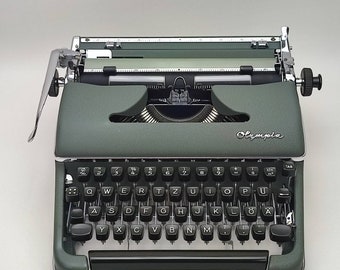 Olympia SM3 Working Typewriter with Case/ Portable, vintage typewriter working/ New years, Christmas Gifts, Birthday Gifts for her him