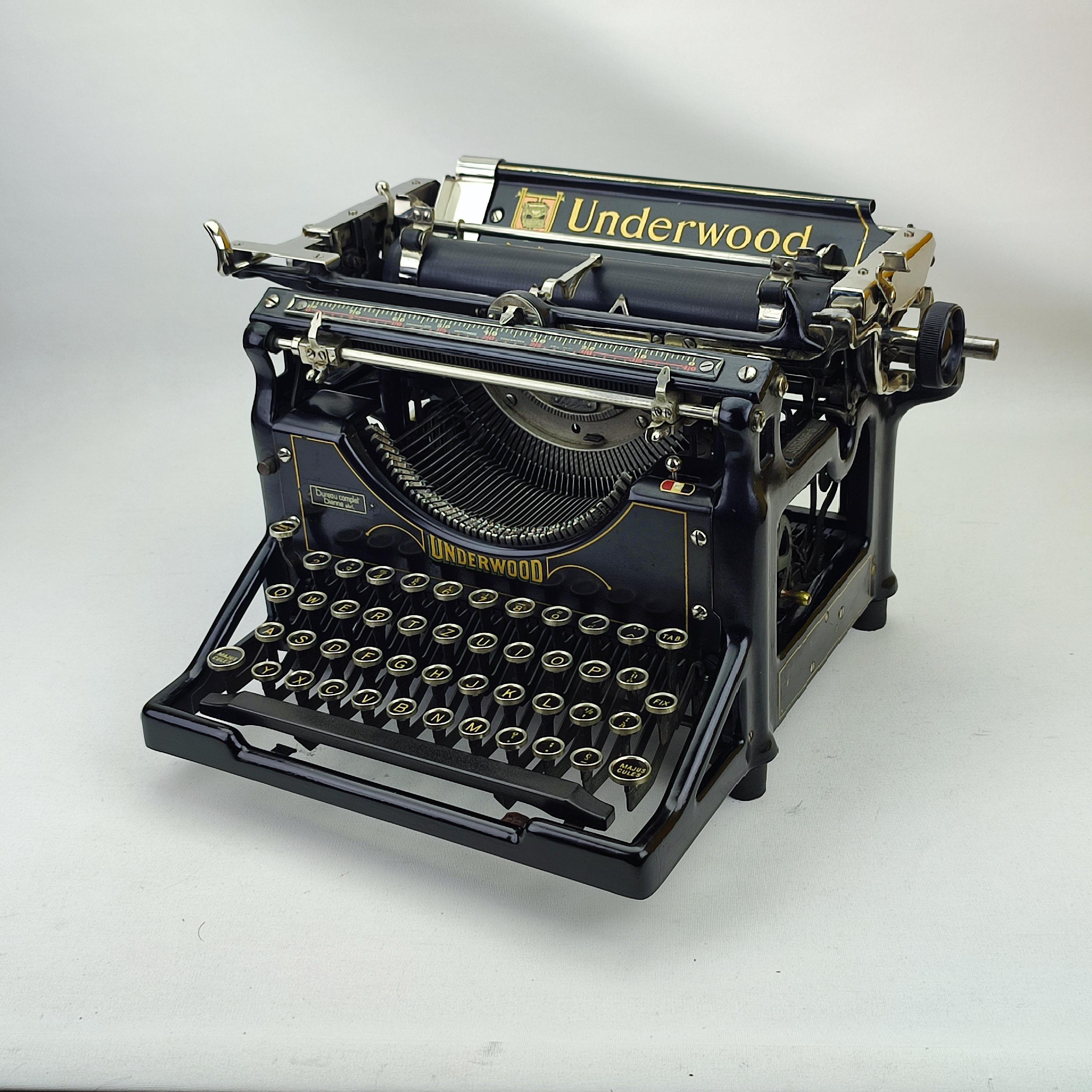Underwood 手動タイプライター 黒色 ケース付き Underwood portable typewriter - Etsy 日本