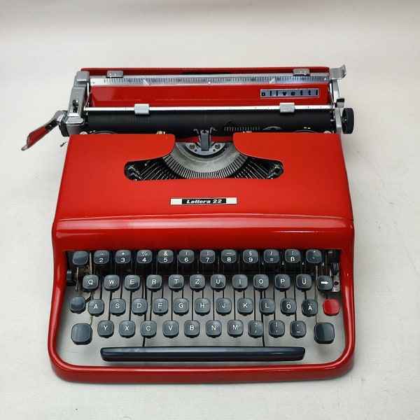 Ferrari Red İtalian Olivetti Lettera 22 Working Typewriter, Portable, Antique, Vintage Retro typewriter,  birthday gift for her him