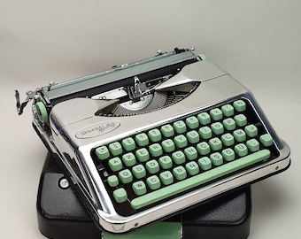 Polished Hermes Baby Working Typewriter, Antique Portable thin typewriter Chrome Typewriter Working, Birthday Gift, poet travel typewriter