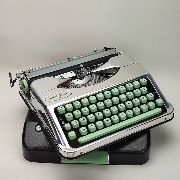 Polished Hermes Baby Working Typewriter, Antique Portable thin typewriter Chrome Typewriter Working, Birthday Gift, poet travel typewriter