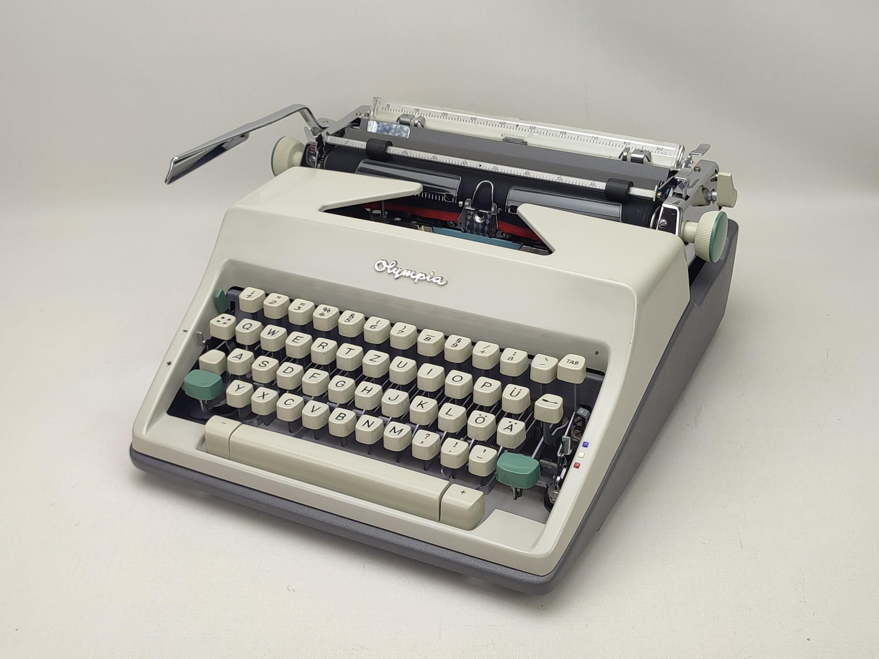 オリジナル Olympia SM9 タイプライター（動作確認済み