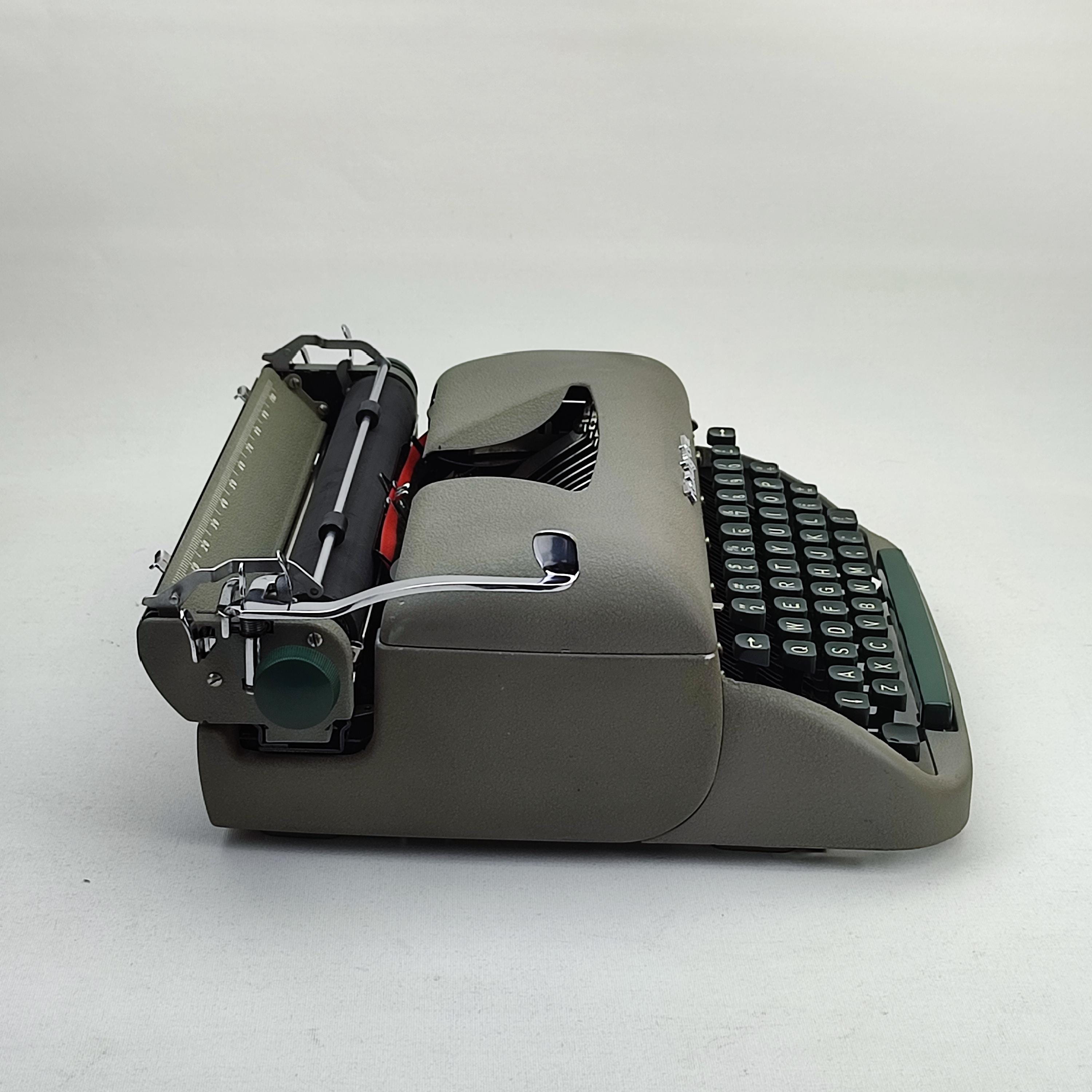 ブラックフライデー割引！レミントン トラベルライター QWERTY