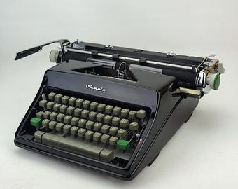 ヴィンテージ OLYMPIA タイプライター、60 年代のオフィス装飾 - Etsy 日本
