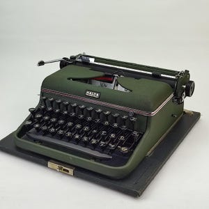 ブラックフライデー割引！レミントン トラベルライター QWERTY