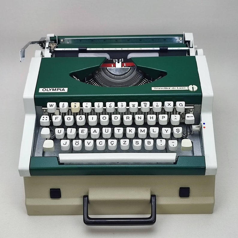 Cursive / Script Olympia Working Typewriter, Portable, Vintage typewriter with case birthday gift, New Years gifts for her, İtalic typefont image 6