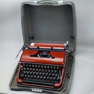 Máquina de escribir Olympia SM3 con estuche, máquina de escribir antigua para el Día de la Madre, regalo único para mamás, máquina de escribir funcional y poco común para ingenieros.