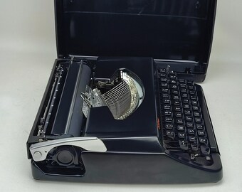 QwertyマットブラックBrother Deluxe 220ワーキングタイプライター