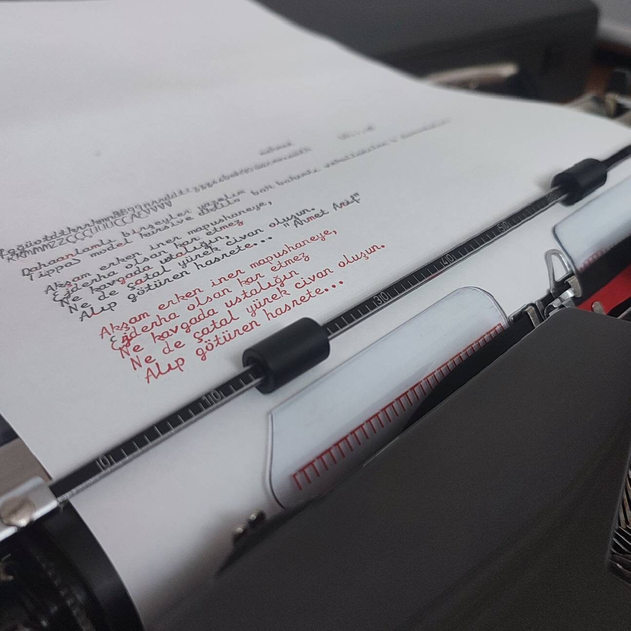 Cursive Black Portable Adler Tippas Working Typewriter, İtalic Font ...