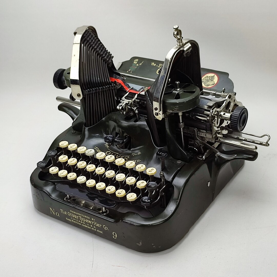1918's Oliver 9 Antique Typewriter Collectible Orginal Typewriter