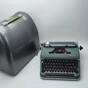 Olympia SM3 Working Typewriter with Case/ Portable, vintage typewriter working/ Valentines Day Gift, Gift for Girlfriend, Best Gift