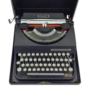 ¡Edición limitada*! Máquina de escribir Olivetti MP1 Invicta, antigua de la década de 1930, coleccionable, con teclado QWERTY, el mejor regalo para el Día de la Madre.