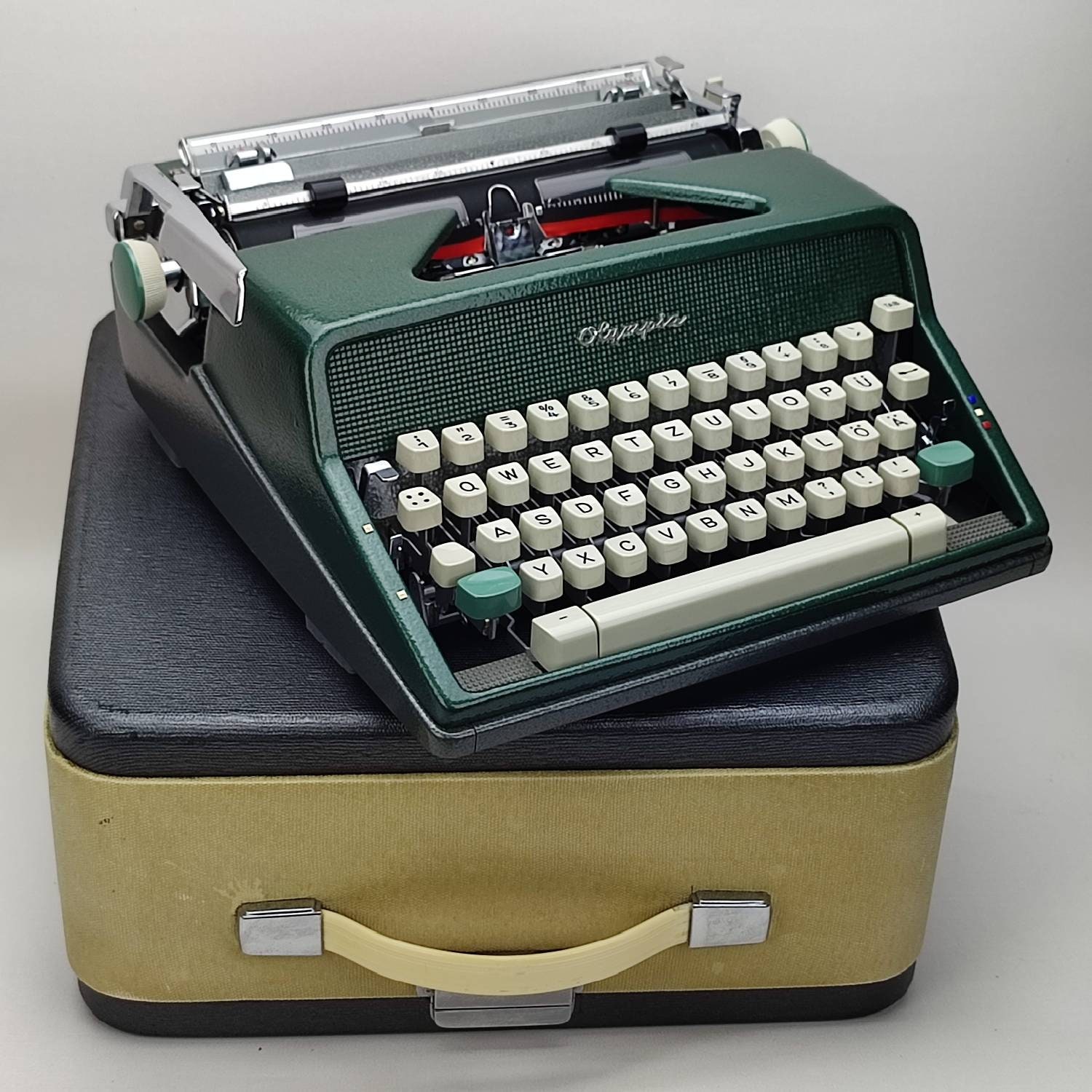 Olympia Olympia SM-7 Grey Typewriter