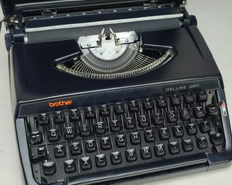 QwertyマットブラックBrother Deluxe 220ワーキングタイプライター