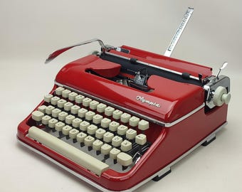 Olympia Sm3 Working typewriter With Case, 10 pica typewriter gift for New Years, Christmas Gift, Thanksgiving Day, Black friday Discount