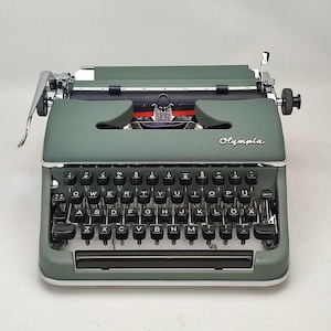 New*! Qwerty Olympia SM3 Working Typewriter, Portable, Working vintage typewriter, New Years gift, Christmas Gifts, Birthday Gifts