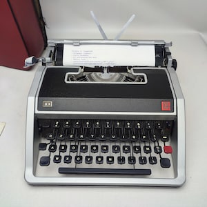 Olivetti Lettera DL Working Typewriter, Vintage typewriter, Manual typewriter,  Christmas gift, Black friday Discount, New Year Gift for her
