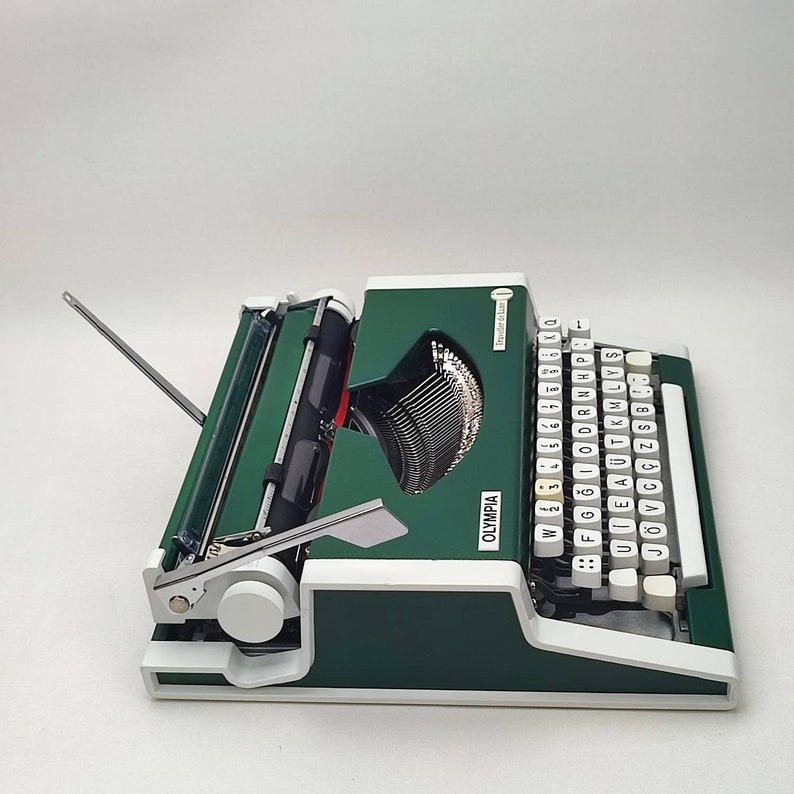 Cursive / Script Olympia Working Typewriter, Portable, Vintage typewriter with case birthday gift, New Years gifts for her, İtalic typefont image 4