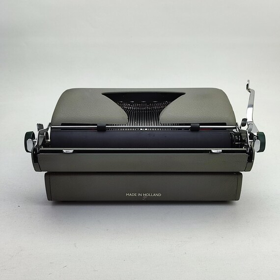 ブラックフライデー割引！レミントン トラベルライター QWERTY