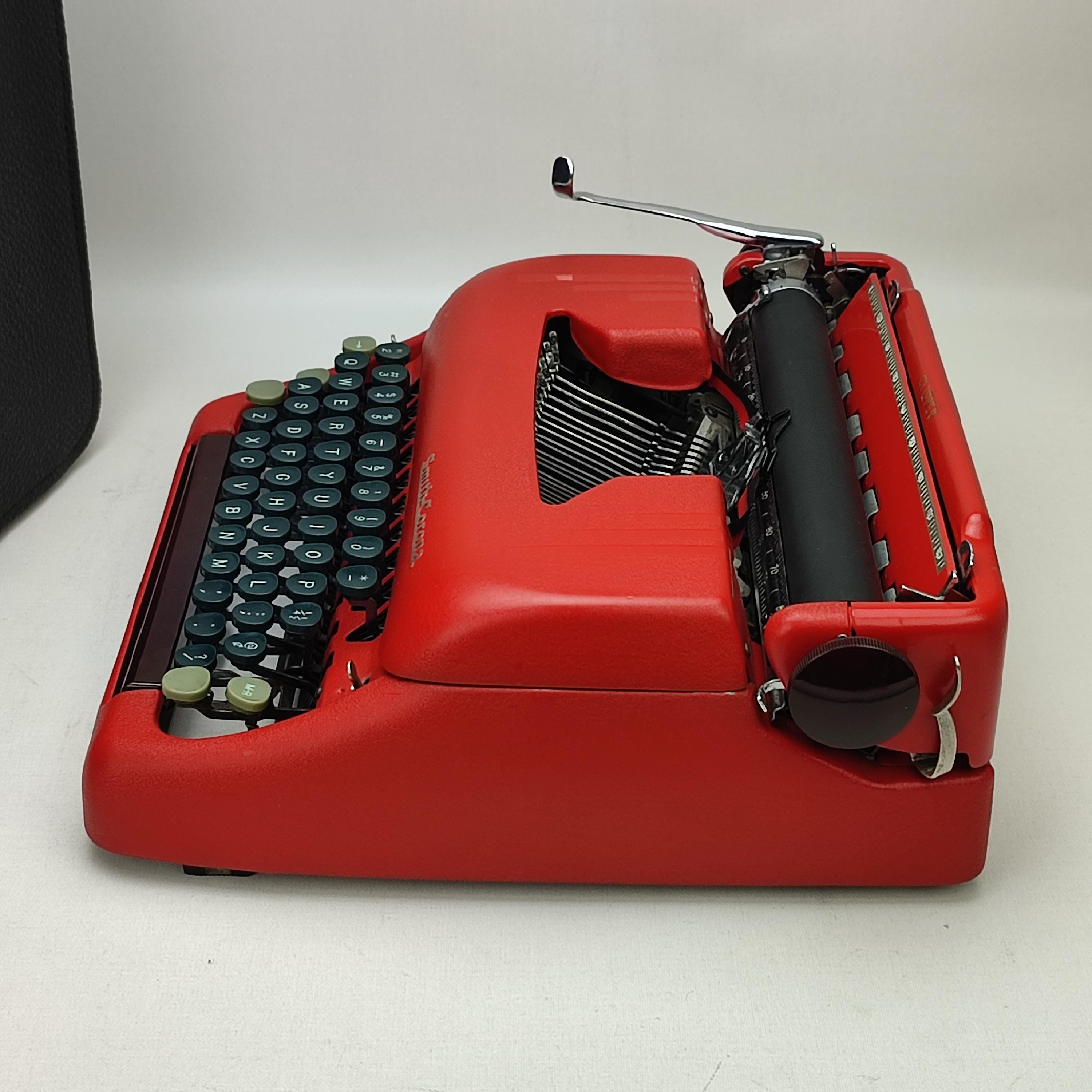 Qwerty Smith Corona SCM 動作確認済みタイプライター（ケース付き
