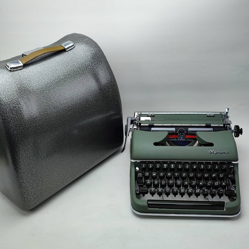 Green Olympia SM3 Typewriter /working Typewriter With Case/ Etsy