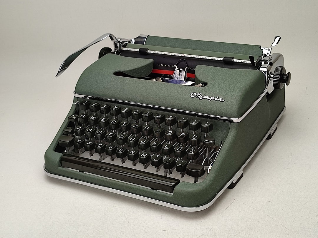 Olympia SM3タイプライター 1950年代 ケース付き　グレー Olympia SM3タイプライター 1950年代 ケース付き グレー - メルカリ
