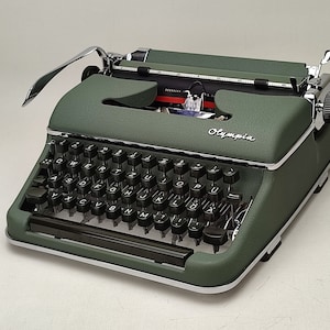 Olympia SM3 Working Typewriter With Case/ Portable, Vintage