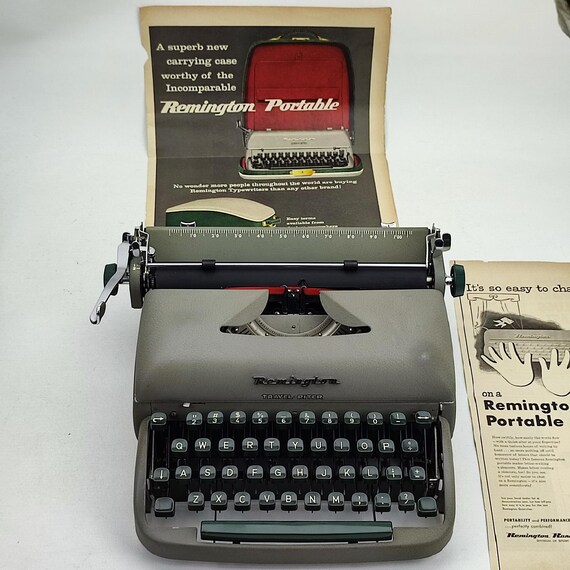 ブラックフライデー割引！レミントン トラベルライター QWERTY