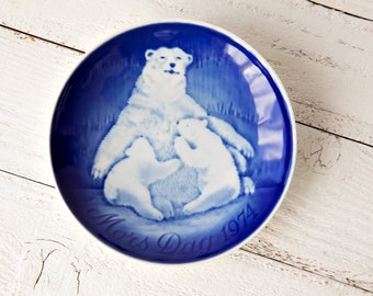 Mothers Day Plate Mothers Day 1974 Mors Dag 1974 Blue White Plate B G Polar Bears Family Porcelain Plate Made in Denmark Limited Edition