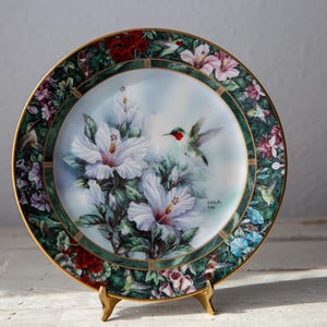 Lena Liu Plate &quot;The Ruby Throated Hummingbird&quot;