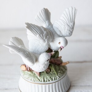 Vintage Lefton Dove Music Box  plays &quot;Love Story&quot;
