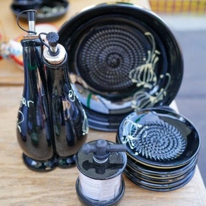 Gourmet Grater Noir en Noche (1949) Edition, quickly prep garlic paste, ginger purée, freshly ground nutmeg & more